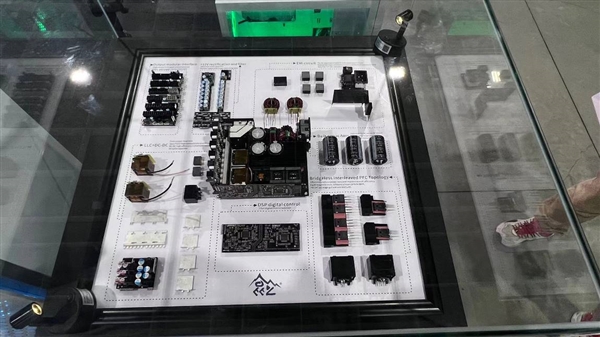 鑫谷现身2023台北国际展,昆仑KH高阶电源拆解亮相